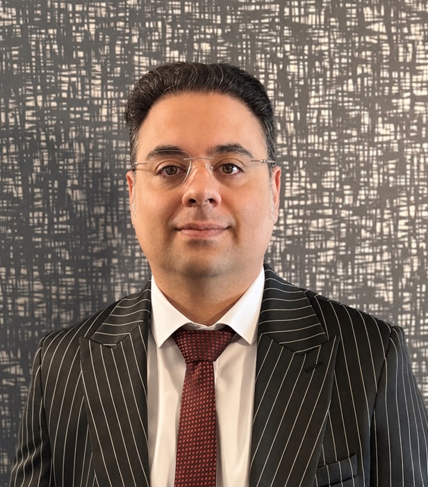 Dr. Amin Davoodi